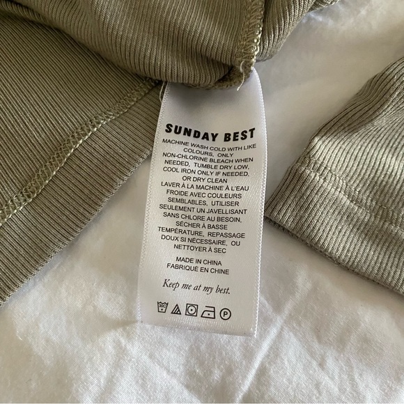 Aritzia Sunday Best Long Sleeve Crop Top - Picture 6 of 9